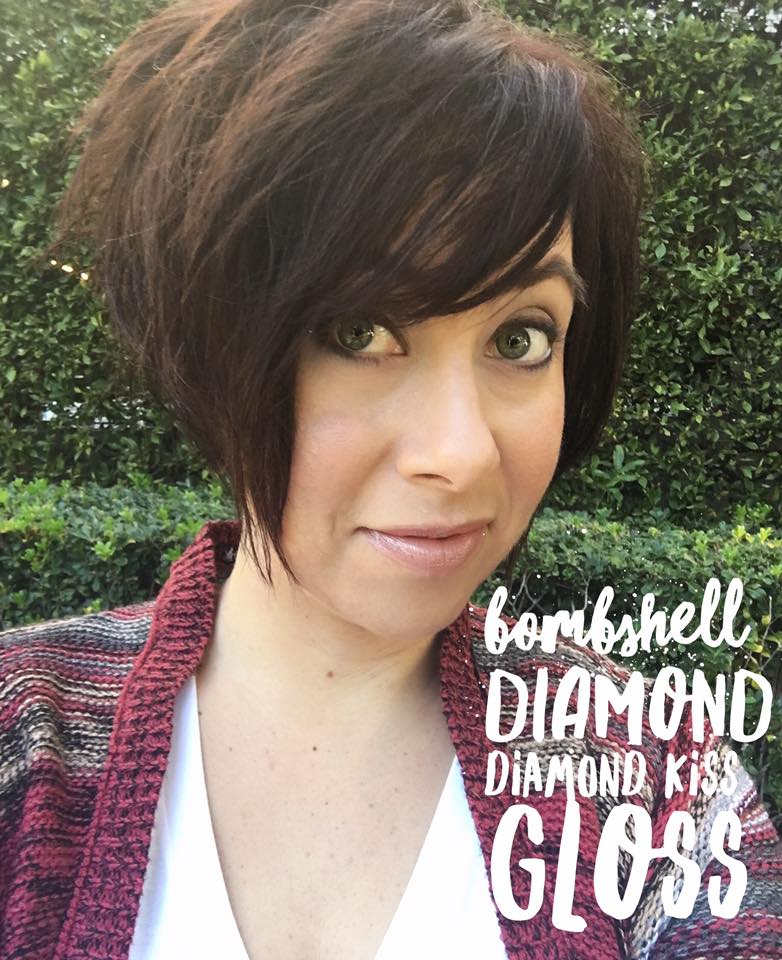 Bombshell Diamond selfie 2
